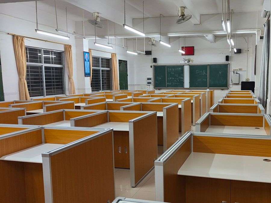 廣東梅州興寧實驗學校升降屏風語音教室